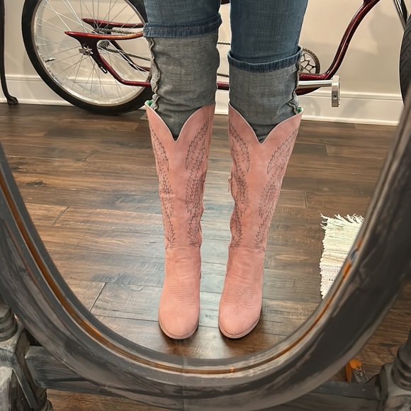 Pink Western-Style Women's Boots - Picture 12 of 16